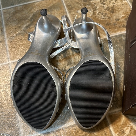 Silver stiletto size 8 - Picture 2 of 5